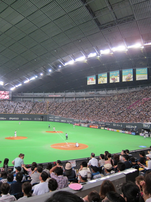 sapporo-dome-5_7807331184_o.jpg