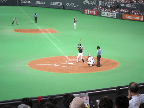 sapporo-dome-6_7807331716_o.jpg