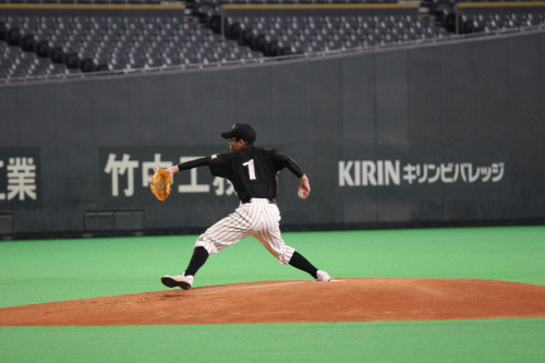 sapporo-dome-february26-2011-no04_5477566363_o.jpg